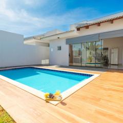 Refúgio com Piscina em Condomínio