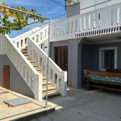 3 Bedroom Lovely Apartment In Sukosan