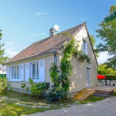 3 Bedroom Awesome Home In Cabourg