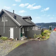 Cozy Home In Flekkefjord With House Sea View