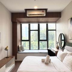 Cozy City Getaway at Ceylonz