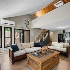 Updated Family Cabin w FirePit Loft Deck Grill & More