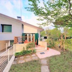 Comfy villa with garden