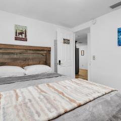 roomstr Alaska Room 1 Bedroom near MacDill AFB with Shared Full Bathroom includes FREE COFFEE