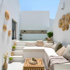 Townhouse with Heated Pool in Downtown Faro