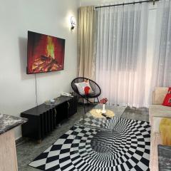Apartment near Village mkt, Two rivers & UN