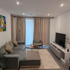 Modernistic 2 Bed - 2 Bath Flat near Central London