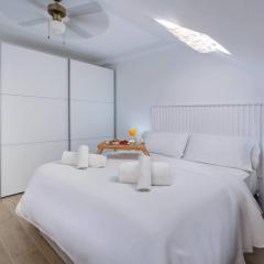 Home4U San Antonio - 1 min Walk to Beach