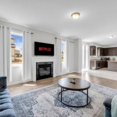 Beautiful Mansion Mins from Niagara Falls and Buffalo