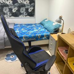 Charming HomeStay near London City Airport, London Excel & Stratford