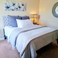 Townhouse Retreat with Cozy Deluxe Suite