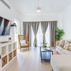 NEW UNIT WITH BEACH AND POOL ACCESS - N B301