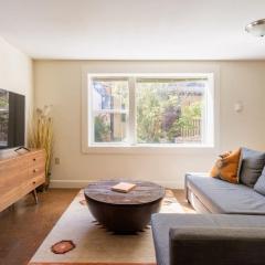 Desert Vibe 1BR in SE PDX - Local Bars & Food