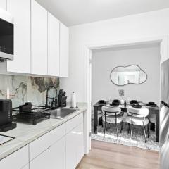 Deluxe 3 Bed Apt Min to NYC