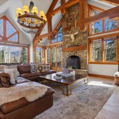 Mountain Village Retreat with Hot Tub Sauna & Views