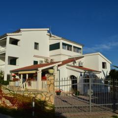 Family-friendly apartments with swimming pool Cove Ljubljeva, Trogir - 14314