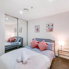 Apt in Heart of Melbourne w Pool,Gym,Sauna,WiFi