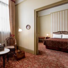 Hadley's Orient Hotel