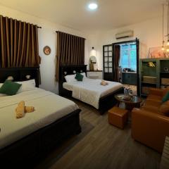 Refined Boutique Studio, Hoan Kiem
