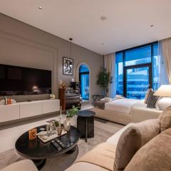Luxury Studio at Marquise Square with Burj Khalifa View