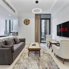 2 Bed With Balcony Near World Renowned Golf Clubs