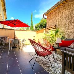 Maison de village façon Loft, avec cour et airco, dans le centre historique