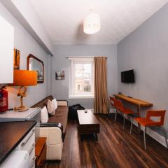 Cool & Cosy Central Apartment 10