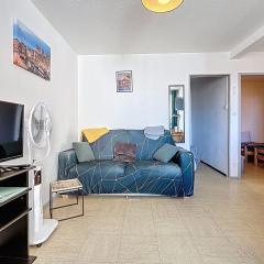 Bright apartment near beach