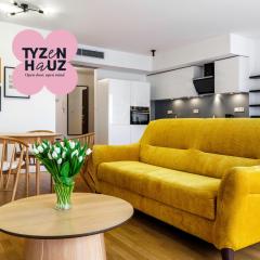 Modern Central Apartment w. parking by Tyzenhauz