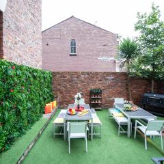 2 Bedroom City Centre Georgian Quarter Apartment