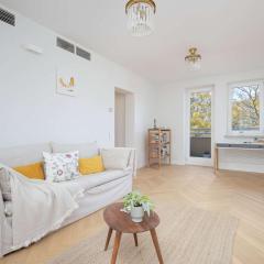Luxury Apartment in the Heart of the City by Noclegi Renters
