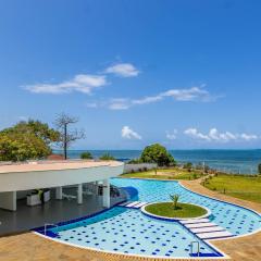 Elna's Baobab Waves - 3BR Beachfront Nyali