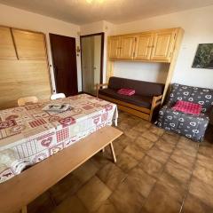 Studio 4 pers avec lave-linge, pied des pistes et parking couvert à Arâches-la-Frasse - FR-1-572-266