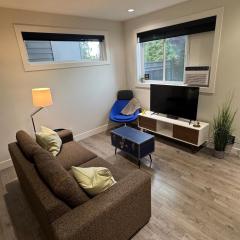 2 queen beds with laundry, full kitchen, walk in closet