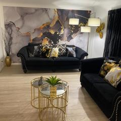 Stunting Sunburst Peaceful Palace