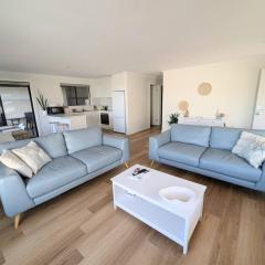 Sails in the heart town walk to beach and coffee