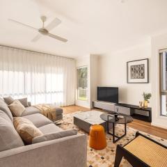 Elegant 5BR Family Home Modern Comfort in Rochedale