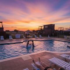 New Hot Tub, Pool, Patio, Pickleball & Cornhole