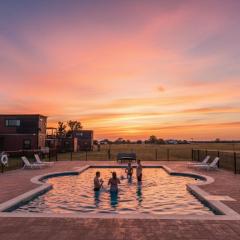 New Pickleball, Patio, Pool, Cornhole & Hot Tub