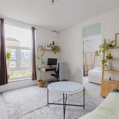 Light Filled 1BD Flat in the Heart of Stockwell
