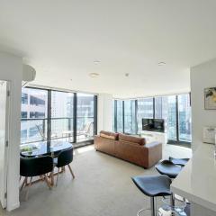 Panoramic City View High-Rise 2BR & Skytower-Adj