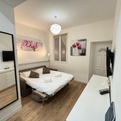 Au cœur du Vieux Nice, superbe studio refait à neuf