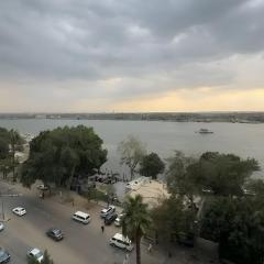 شقة رائعة بإطلالة على النيل استثنائية