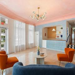 Blue Flamingo Suites, Art-Déco Boutique Hotel