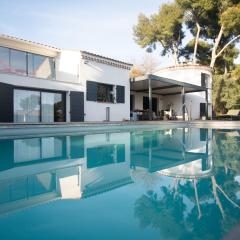 Carqueiranne: Villa de Charme avec Piscine, Vue Mer, pour 8 Personnes - FR-1-599-119