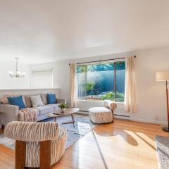 Pet-friendly 4BR Seattle Retreat with Fenced Yard