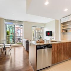 Stylish 1BR Suite in Yaletown Downtown Core