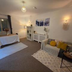 Chic 1BDR Apartment near Stratford Westfield