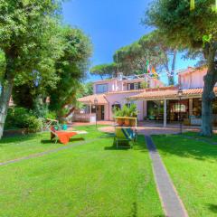 Large Villa with Exotic Garden Fregene