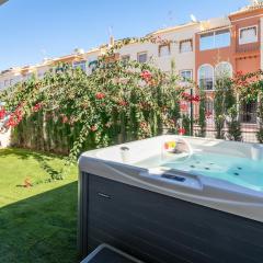 Private Jacuzzi, 3 Pools, Grill, Parking, AC